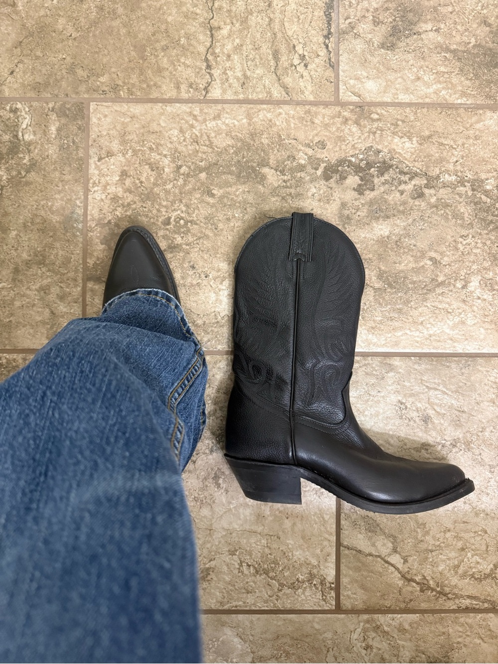 Men's Black Leather Western Boots - Classic Pull-On Style